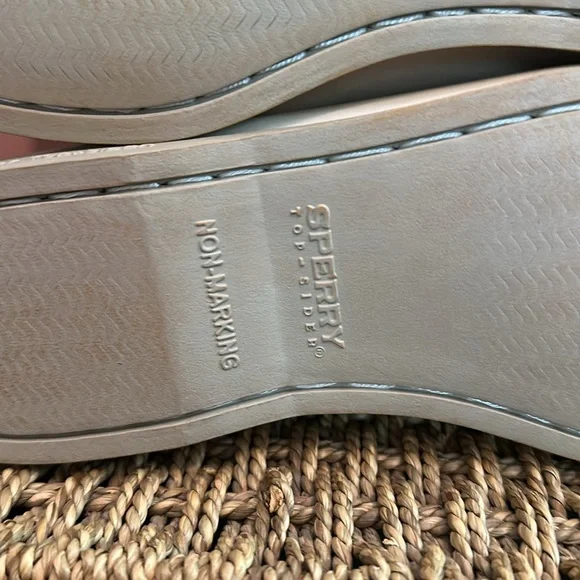 Sperry women’s pearlescent Cream black patent Leather top sider lace 8.5 loafers - Picture 9 of 14